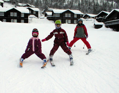 Raphaela, Kamila and Natasha skiing in Hemsedal, Norway