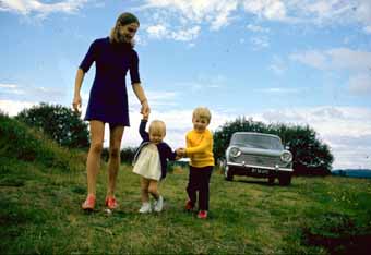 Lykke and mother with baby sister, 1971