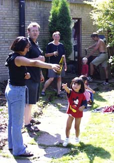 Dionicia, AC, Kirsten, Natasha, Kamila, Mathilde and Troels working in my parents' garden